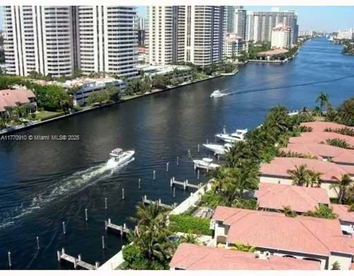 South Florida Real Estate | View 19390 Collins Ave, 1423 | 1 Bed, 1 Bath