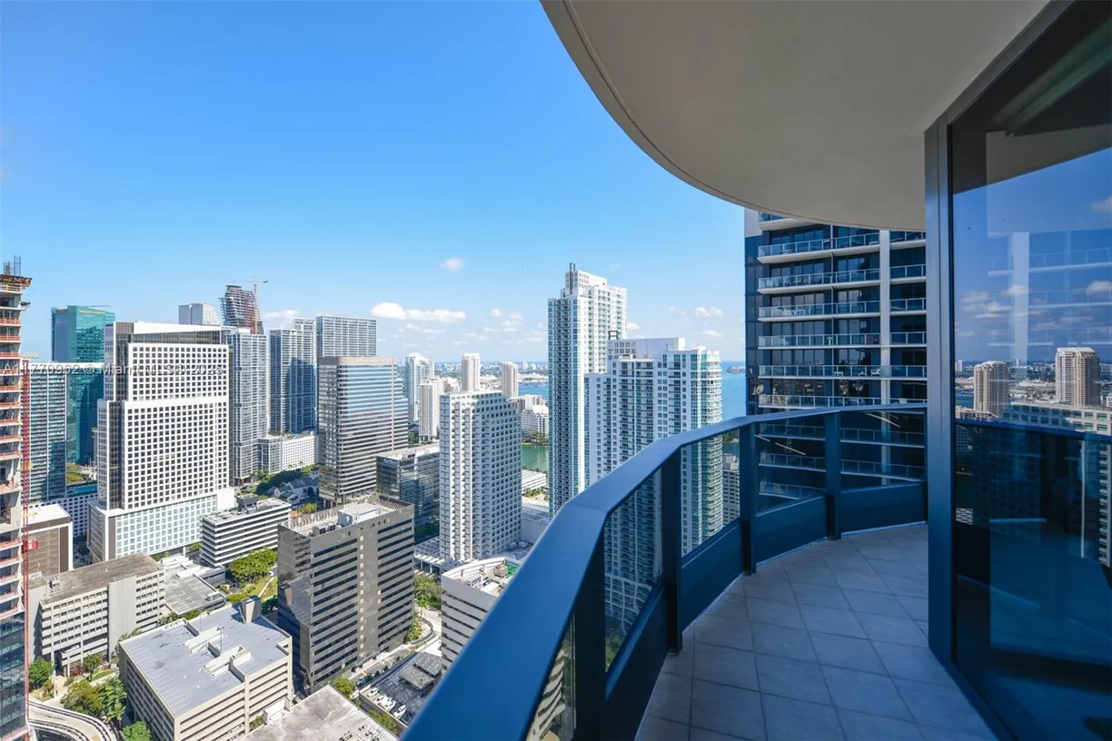 South Florida Real Estate | View 1000 Brickell Plz, 4415 | Listing