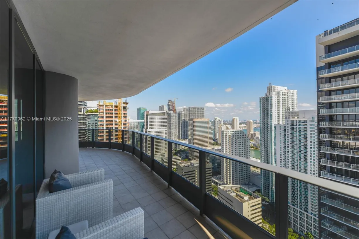 South Florida Real Estate | View 1000 Brickell Plz, 4415 | Listing