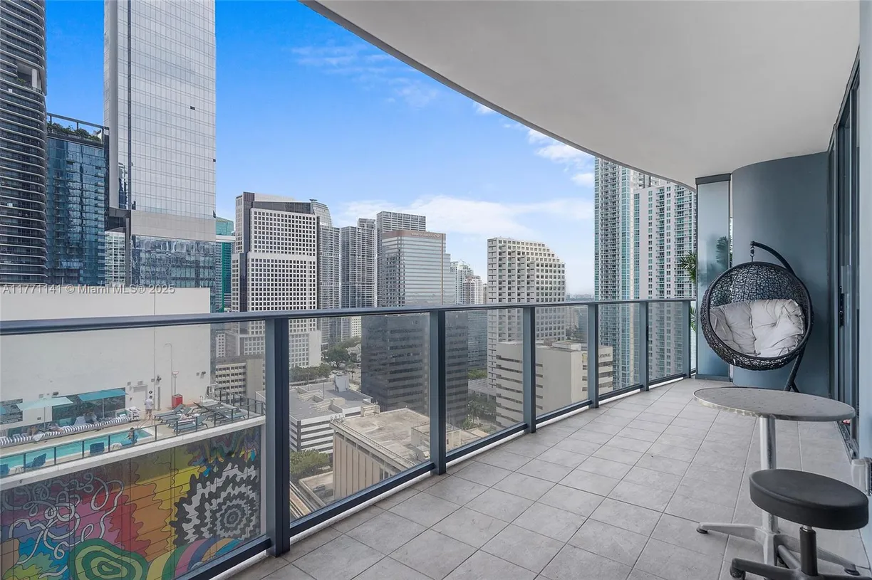 South Florida Real Estate | View 1000 Brickell Plz, 2514 | 1 Bed, 1 Bath