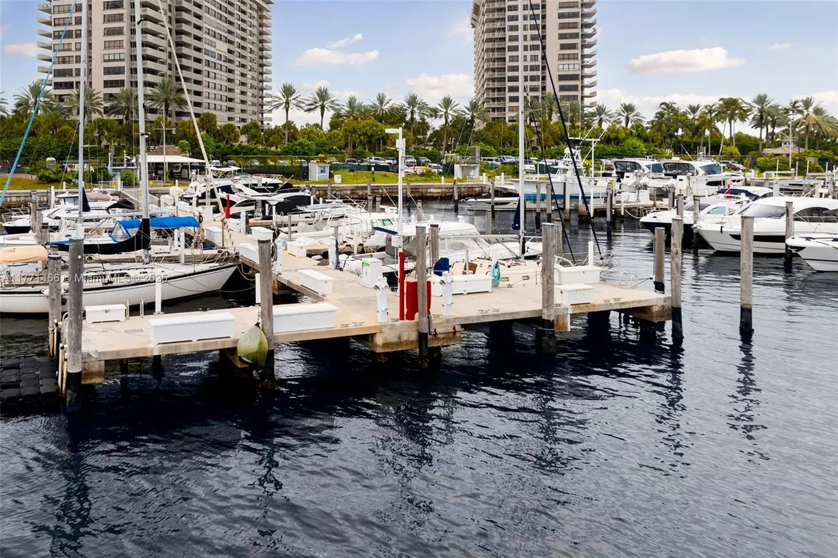 South Florida Real Estate | View 4 Grove Isle Dr - Boat Slip D8 & D9 | Listing