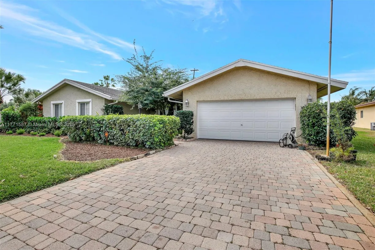 South Florida Real Estate | View 5320 SW 21st Ct | Listing