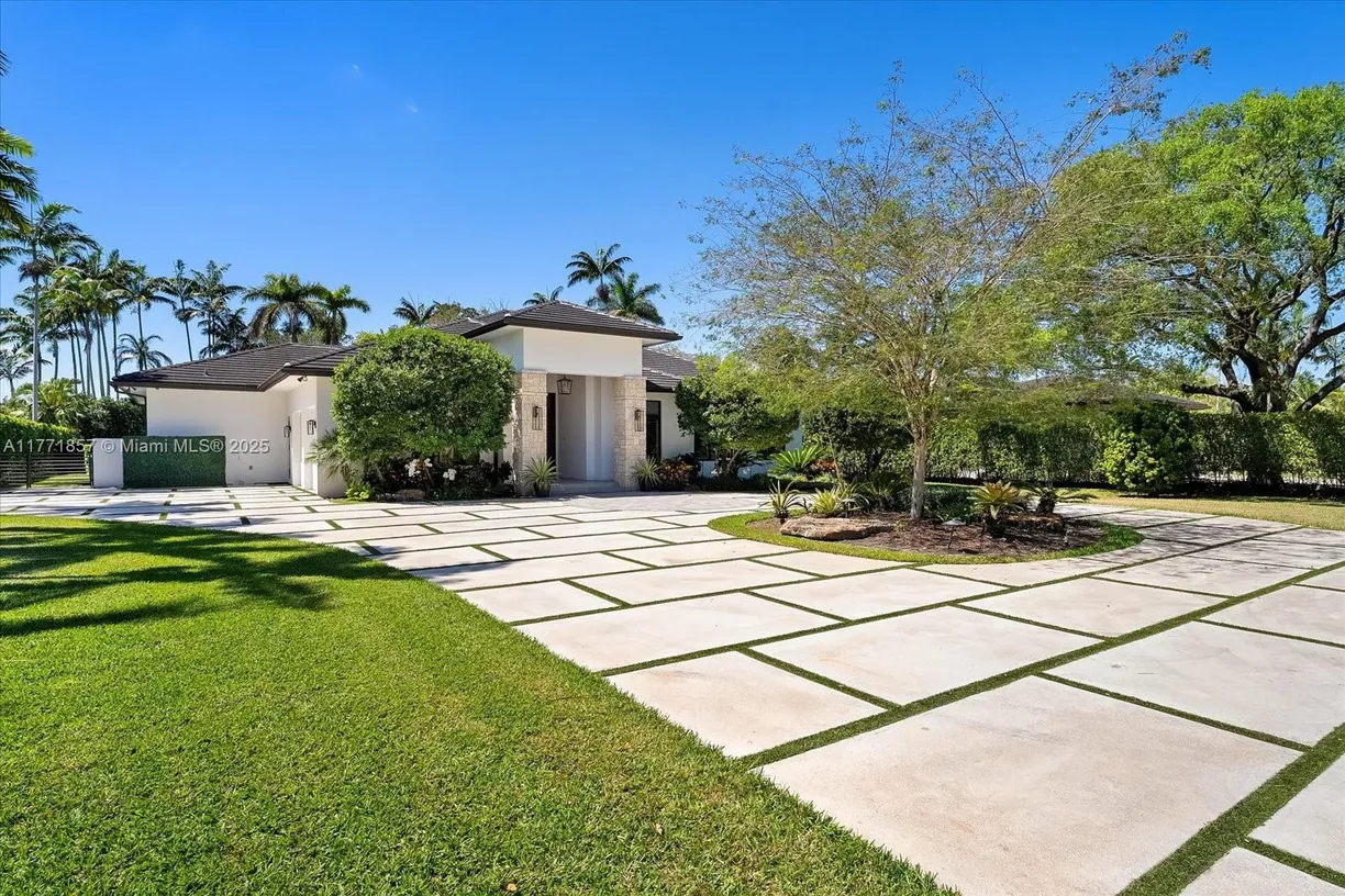 South Florida Real Estate | View 6840 SW 82nd Ave | Listing