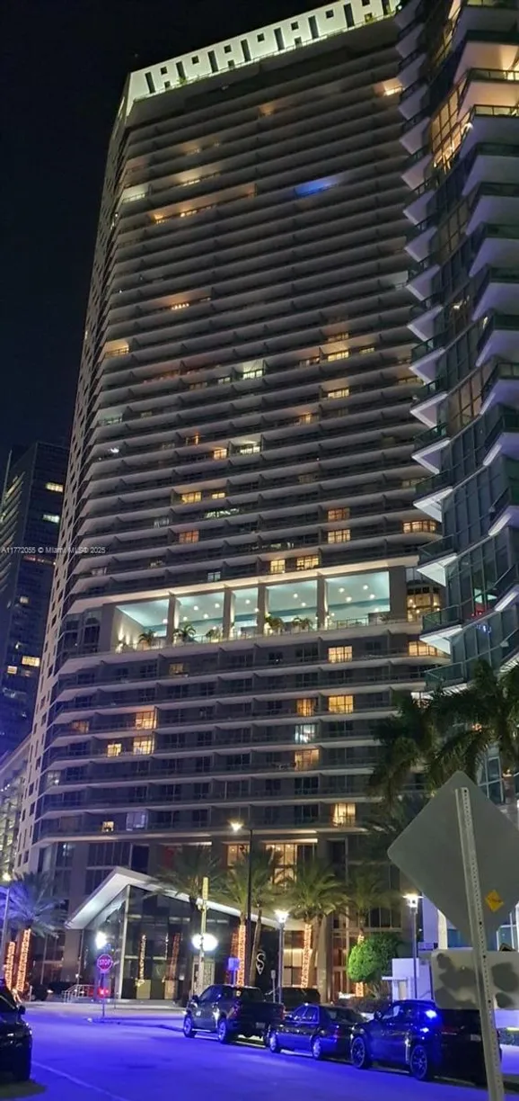South Florida Real Estate | View 1300 Brickell Bay Dr, 1107 | 1 Bed, 1 Bath