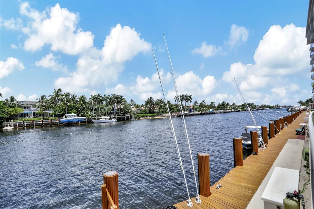 South Florida Real Estate | View 1050 Hillsboro Mile, 403W | 2 Beds, 2 Baths
