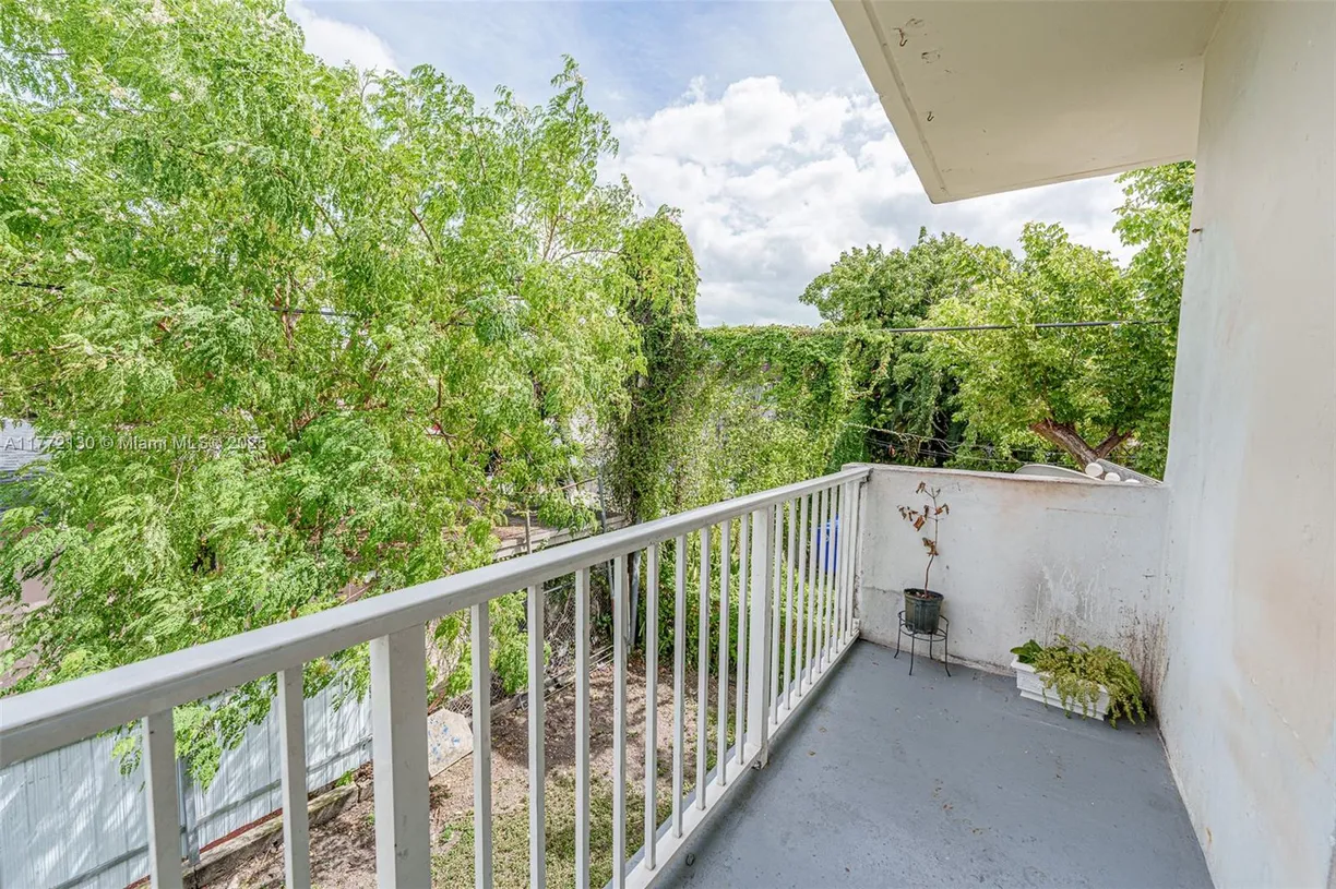 South Florida Real Estate | View 621 SW 15th Ave, 2 | Listing