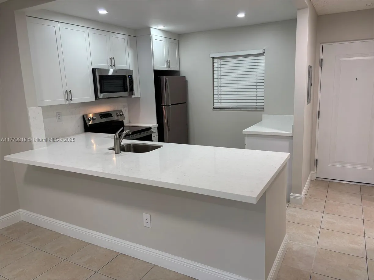 South Florida Real Estate | View 7820 CAMINO REAL, J-117 | 1 Bed, 1 Bath