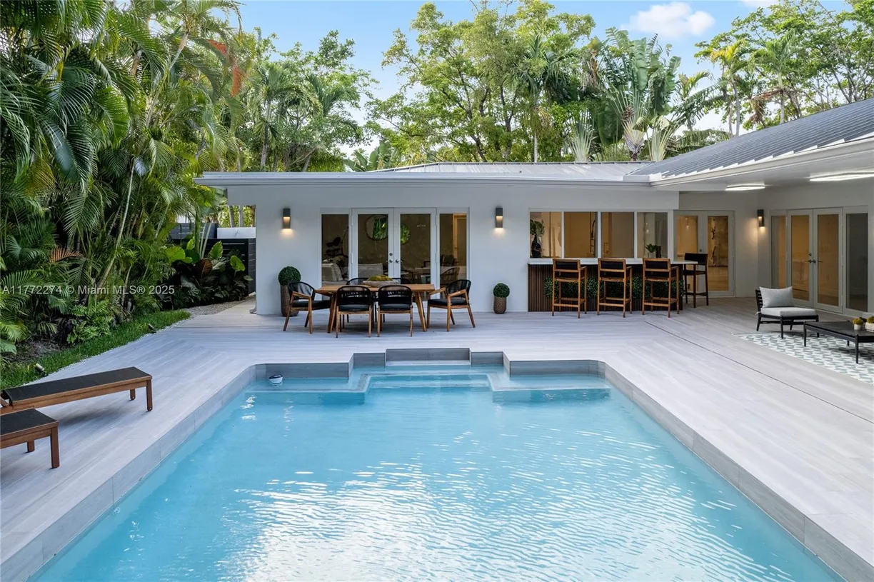 South Florida Real Estate | View 3500 E Glencoe St | 4 Beds, 4 Baths