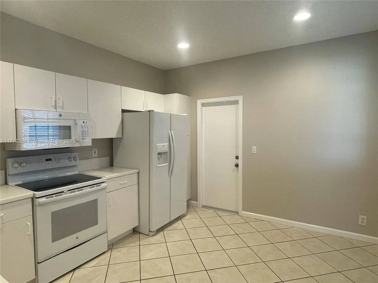 South Florida Real Estate | View 3869 San Simeon Cir | Listing