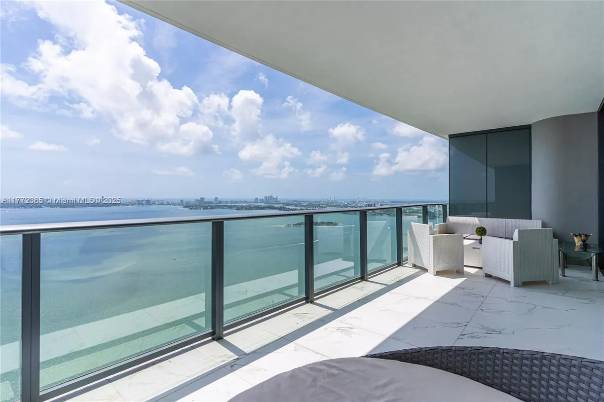 South Florida Real Estate | View 3131 NE 7th Ave, 4202 | 1 Bed, 1 Bath