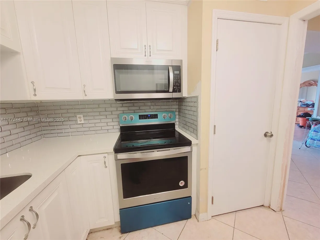 South Florida Real Estate | View 4174 Inverrary Dr, 713 | Listing