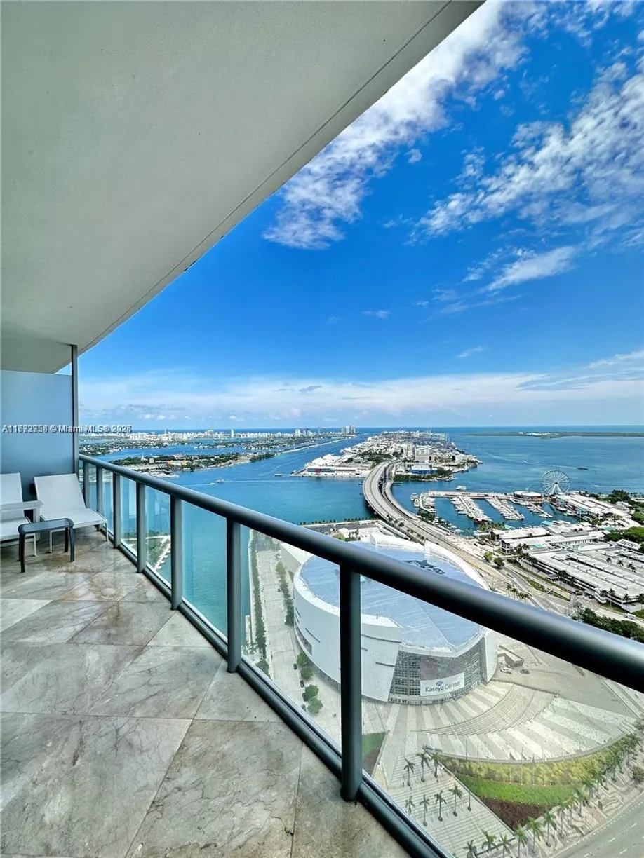 South Florida Real Estate | View 888 Biscayne Blvd, 4803 | 1 Bed, 1 Bath