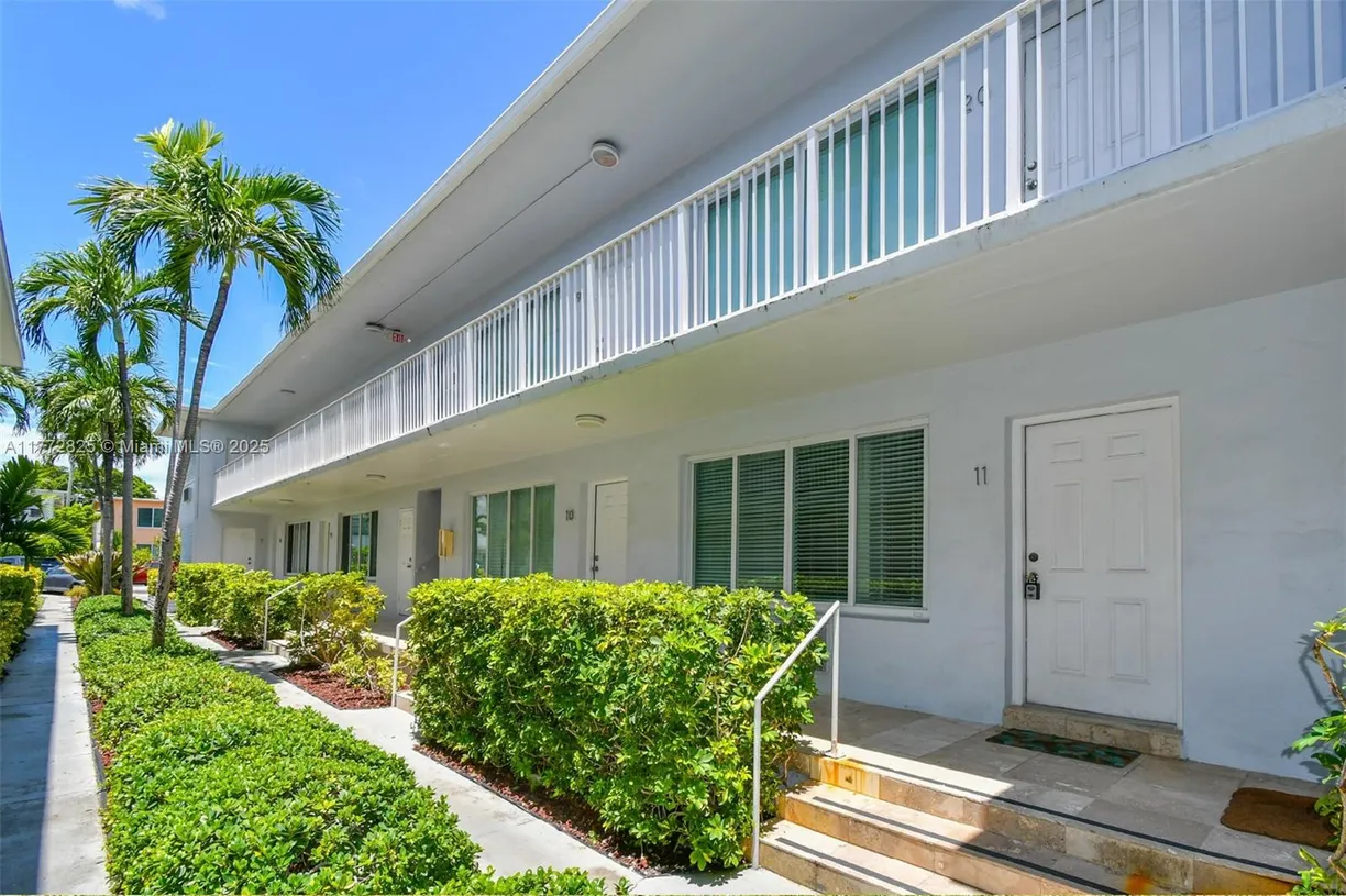South Florida Real Estate | View 7315 Carlyle Ave, 15 | 2 Beds, 1 Bath