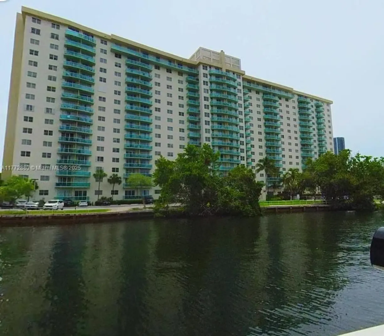 South Florida Real Estate | View 19390 Collins Ave, PH-11 | 1 Bed, 1 Bath