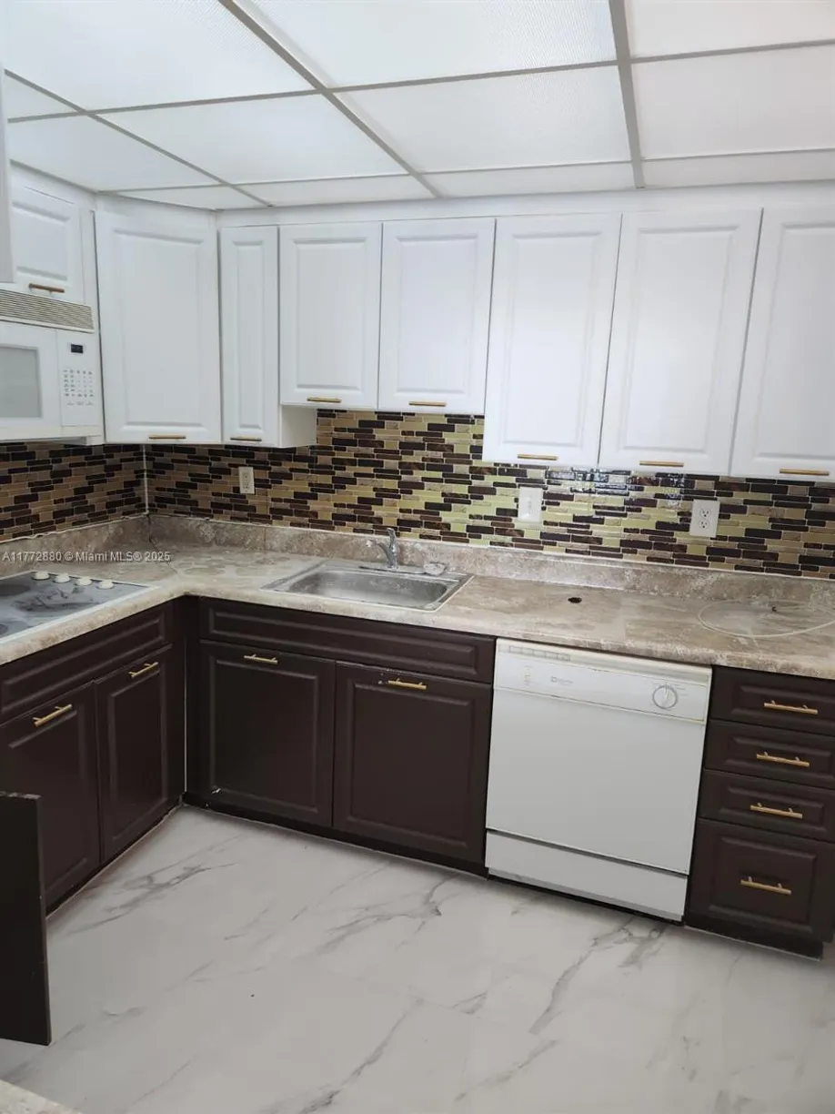 South Florida Real Estate | View 19390 Collins Ave, PH-11 | Listing