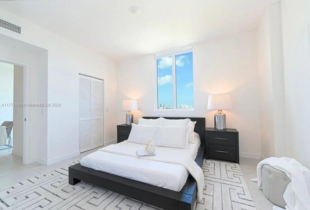 South Florida Real Estate | View 514 SW 22nd Ave, 611 | 1 Bed, 2 Baths
