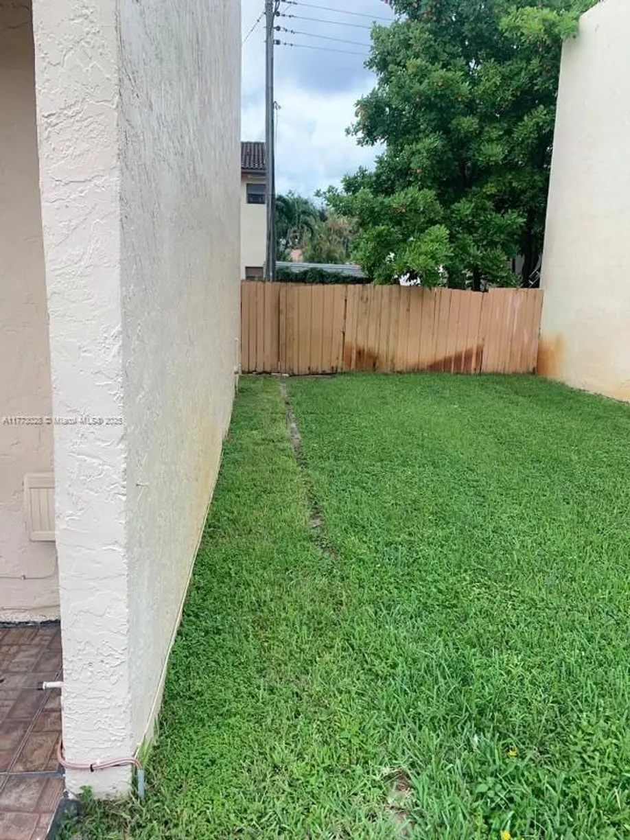 South Florida Real Estate | View 3900 SW 52nd Ave, 601 | Listing