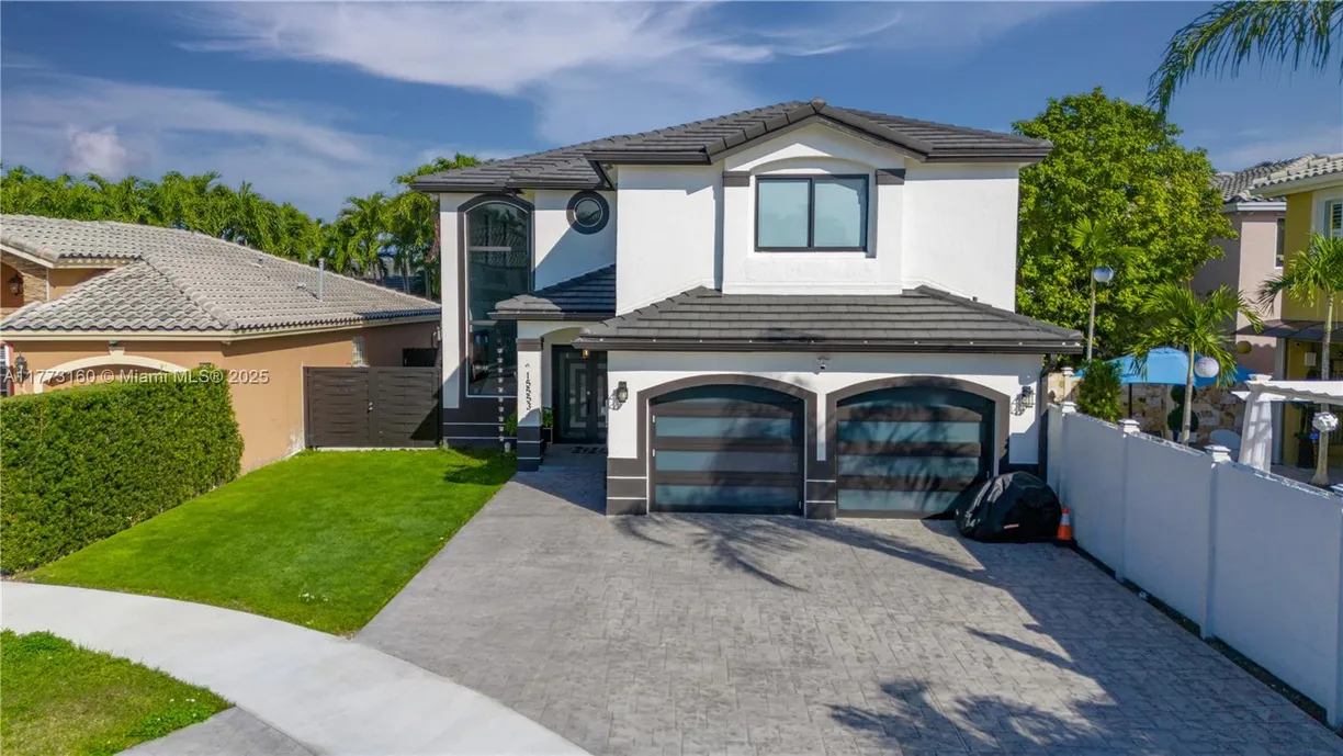 South Florida Real Estate | View 15553 SW 95th St | 4 Beds, 3 Baths