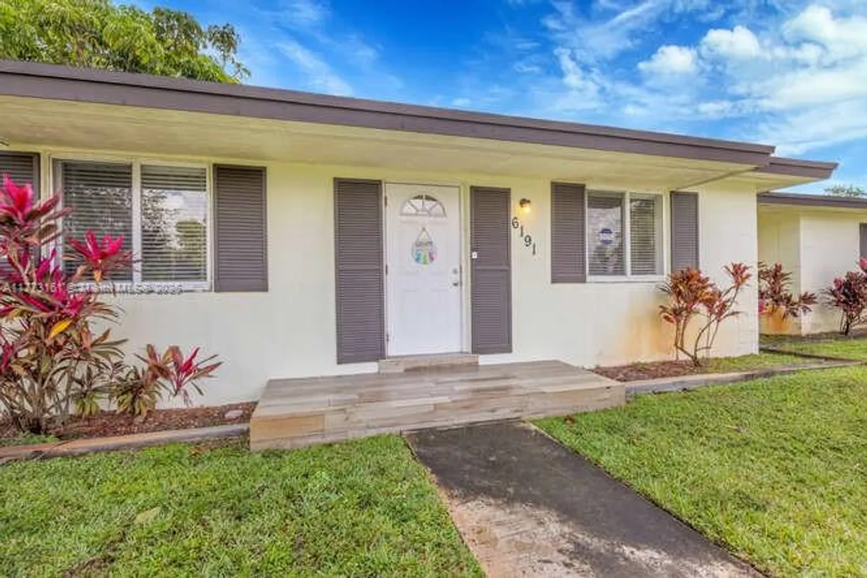 South Florida Real Estate | View 6191 SW 62nd Pl | Listing