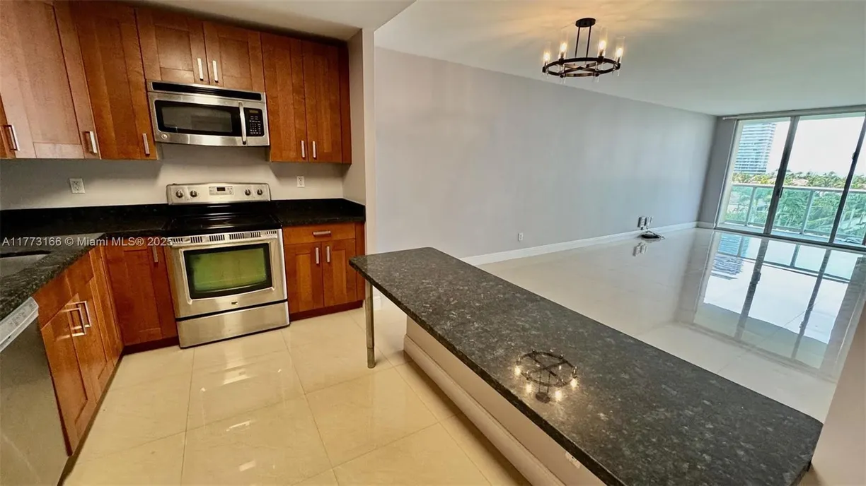 South Florida Real Estate | View 19390 Collins Ave, 624 | 1 Bed, 1 Bath