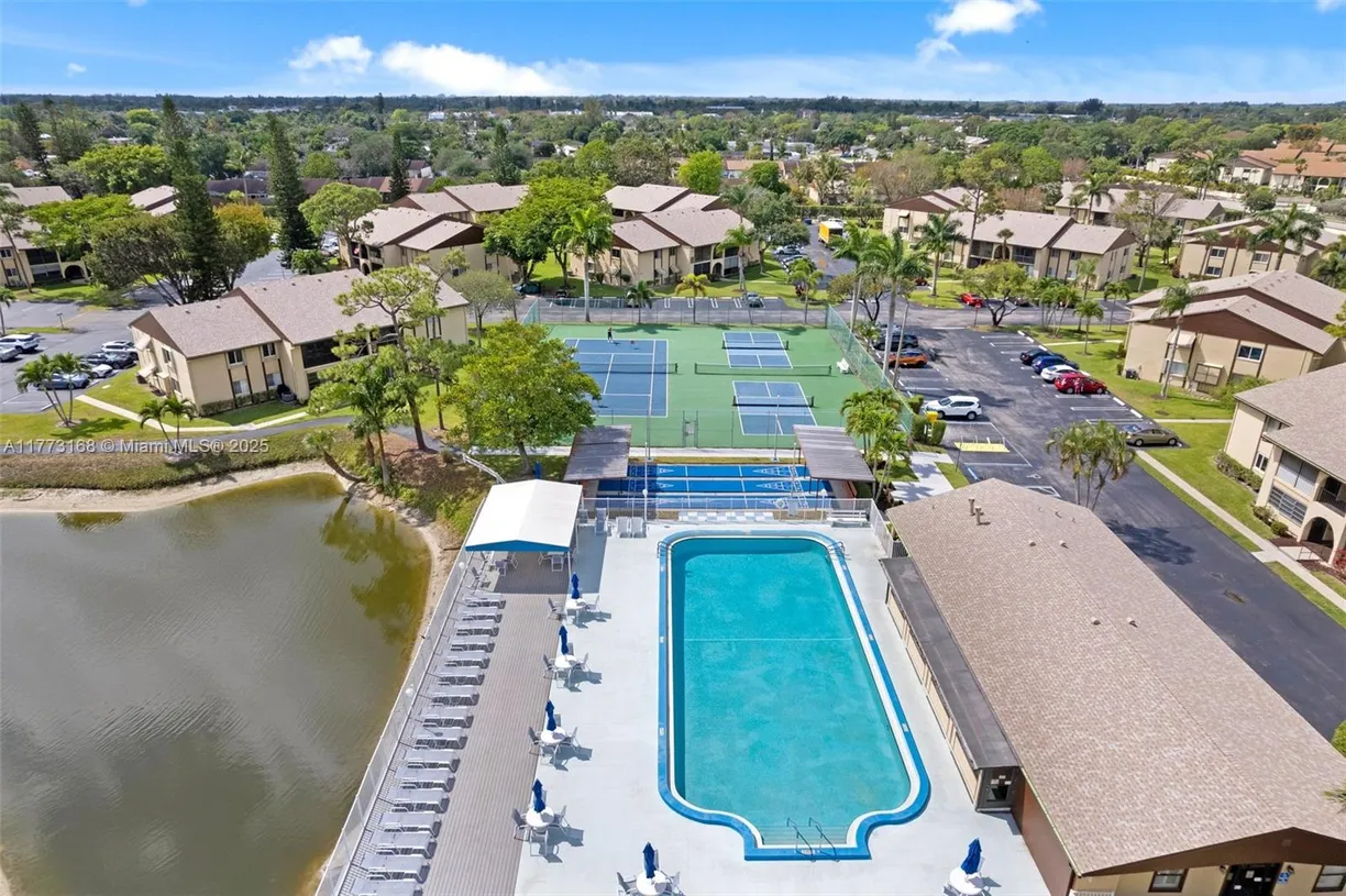 South Florida Real Estate | View 337 Pine Ridge Cir, C-1 | 2 Beds, 1 Bath
