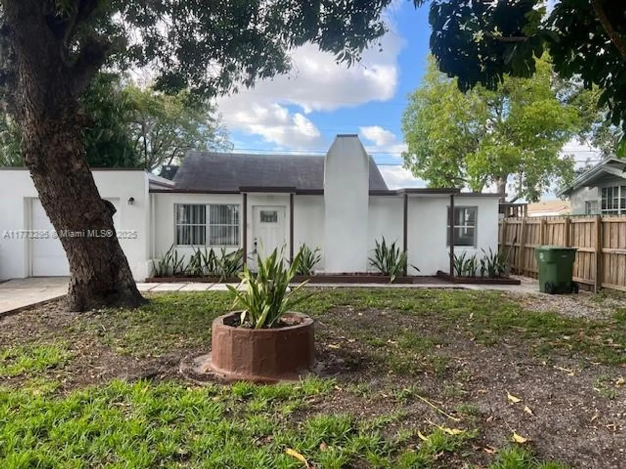 South Florida Real Estate | View 76 W 14th St | Listing