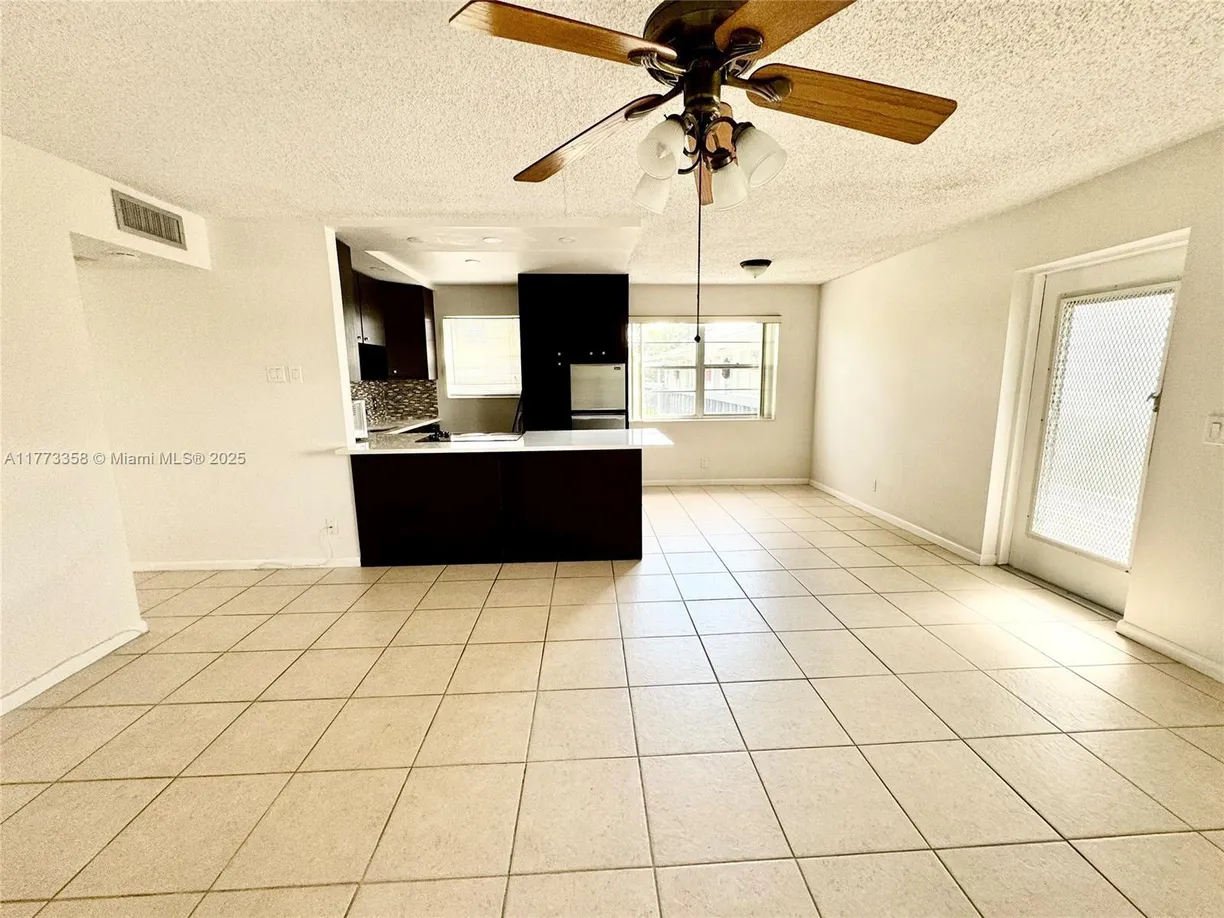 South Florida Real Estate | View 176 Lyndhurst L, 176 | Listing