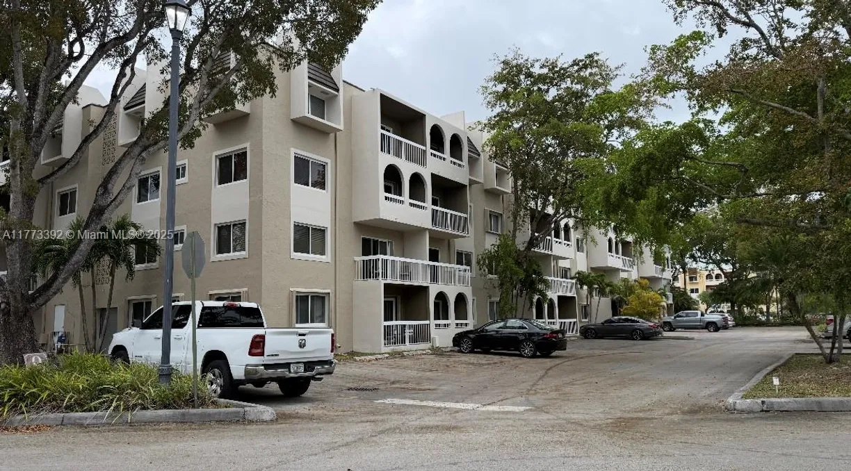South Florida Real Estate | View 7850 Camino Real, O-420 | 1 Bed, 1 Bath