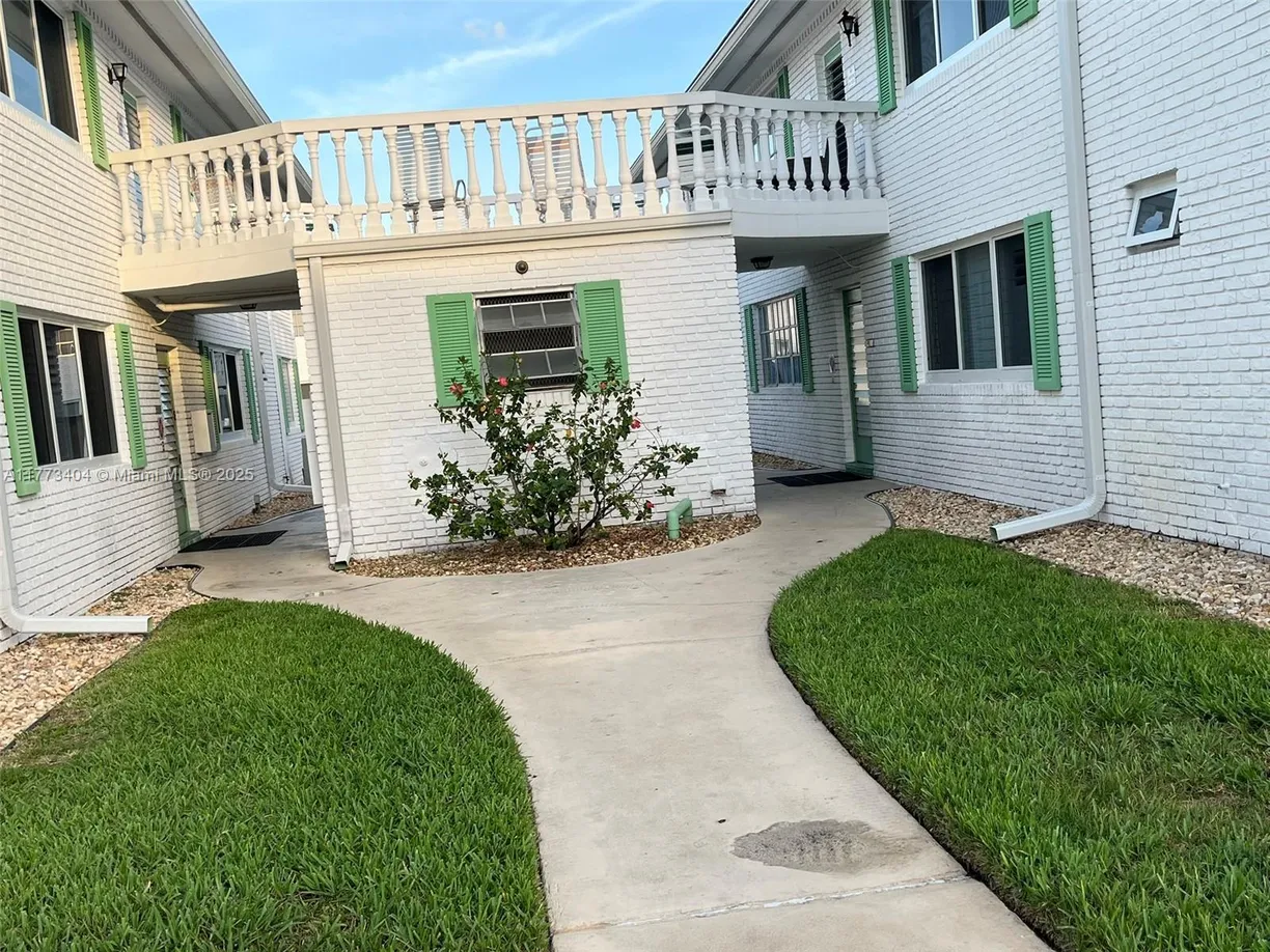 South Florida Real Estate | View 1821 NE 62nd St, 428 | Listing