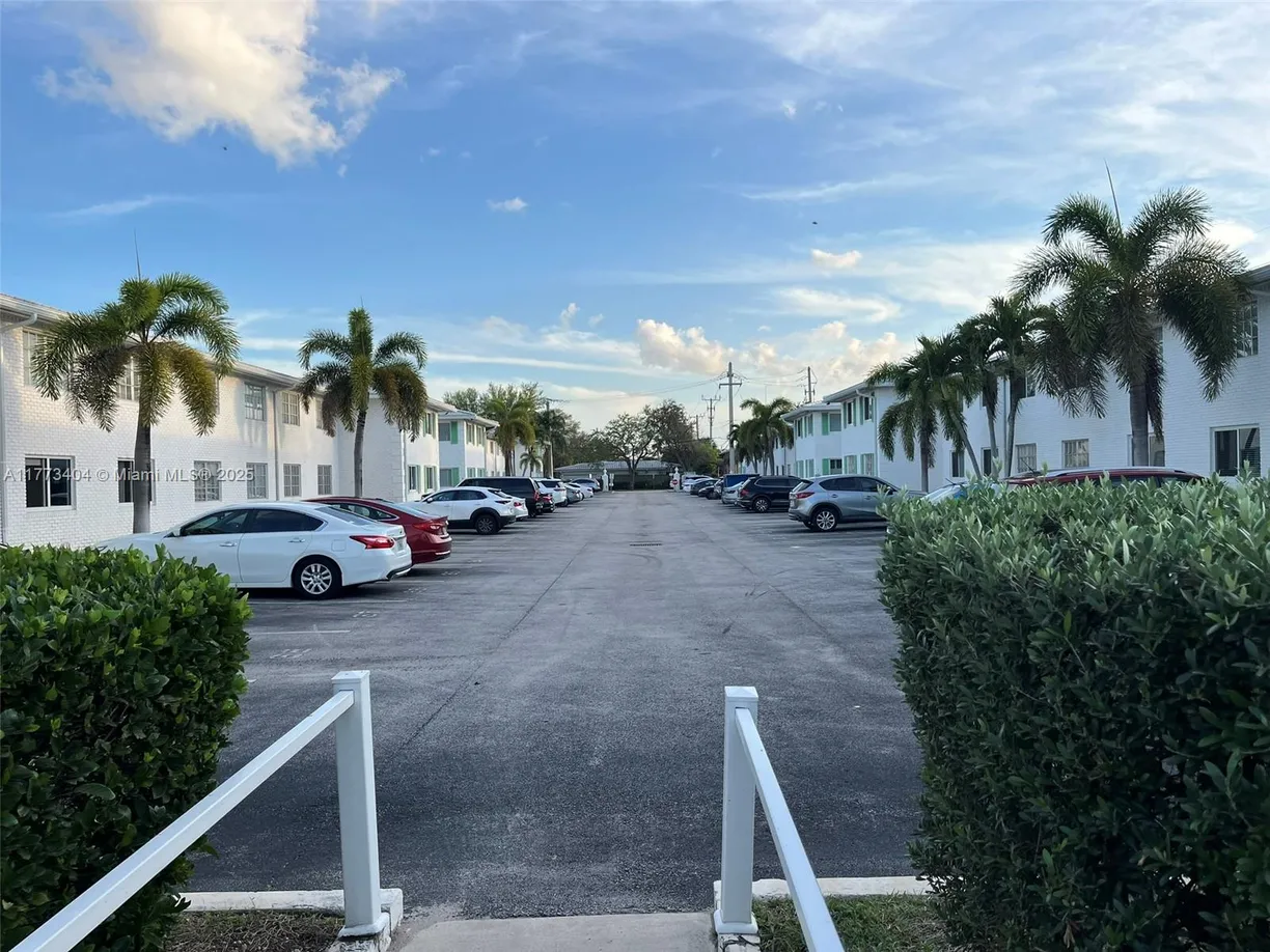 South Florida Real Estate | View 1821 NE 62nd St, 428 | 1 Bed, 1 Bath