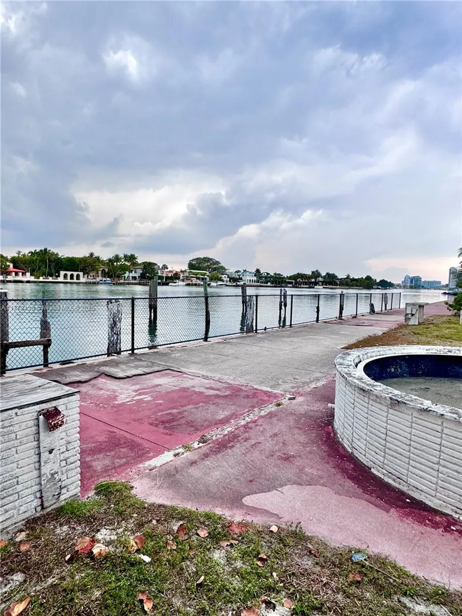 South Florida Real Estate | View 5255 Collins Ave Boat Slip E | Listing