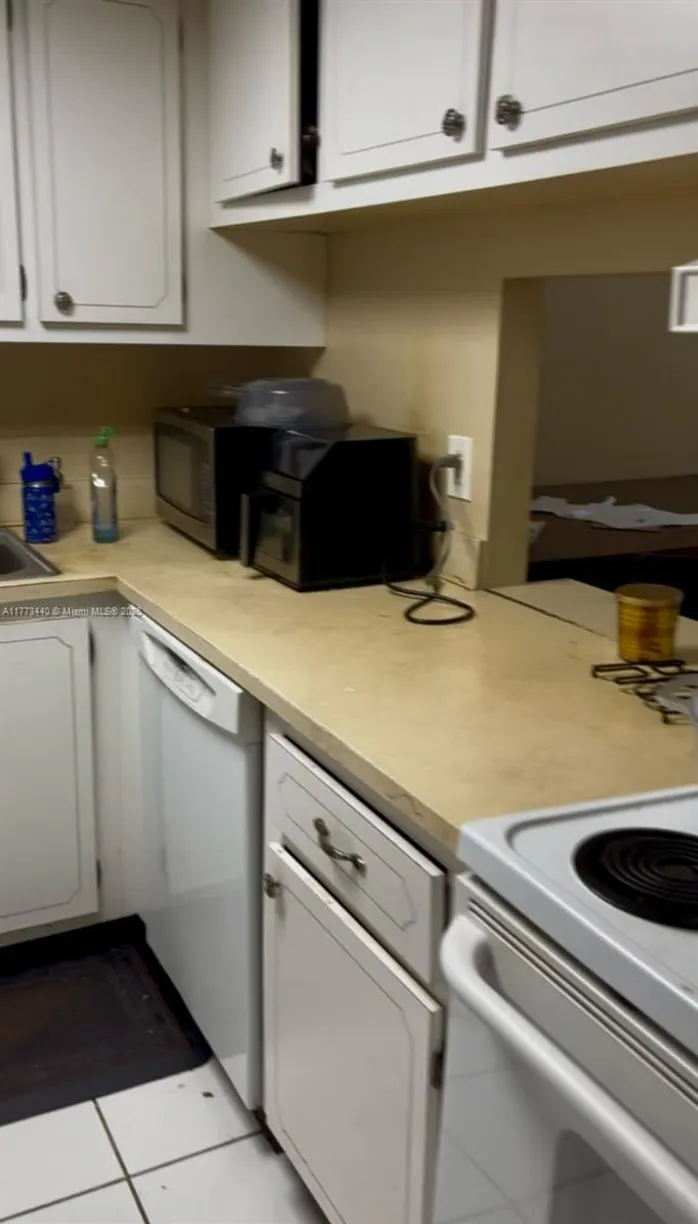 South Florida Real Estate | View 500 Executive Center Dr, 1C | Listing