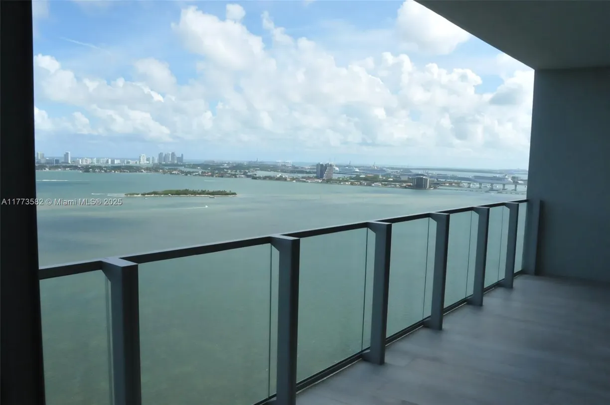 South Florida Real Estate | View  | 2 Beds, 3 Baths