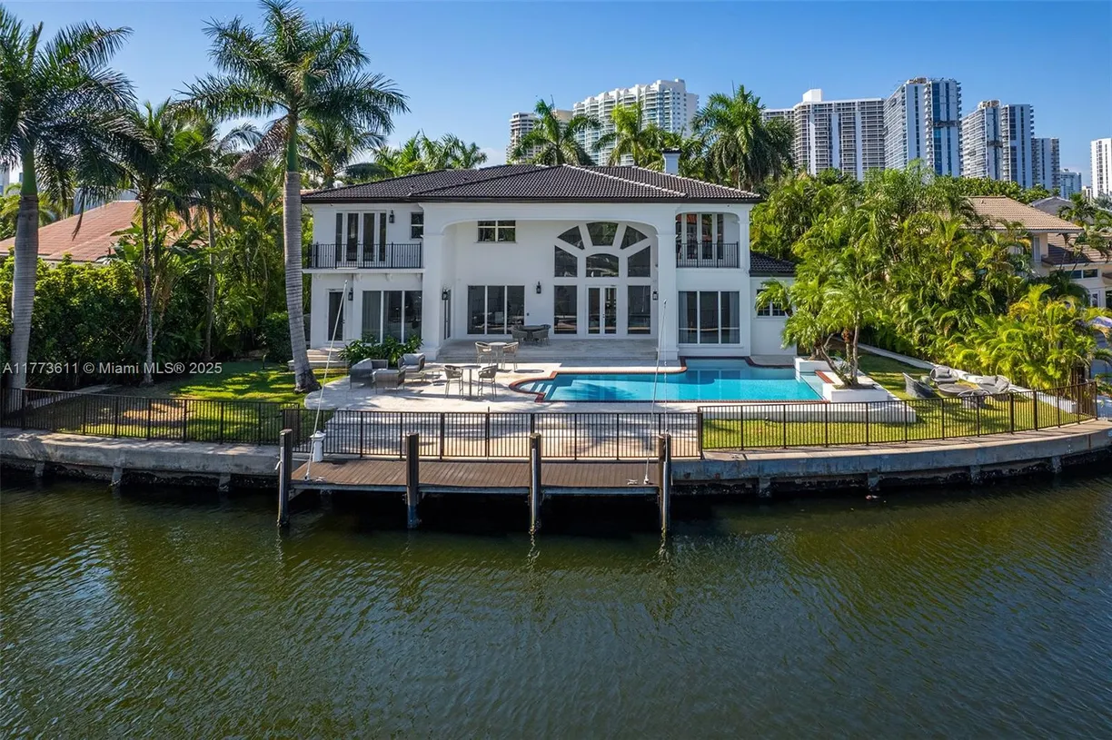 South Florida Real Estate | View 455 Centre Is | Listing