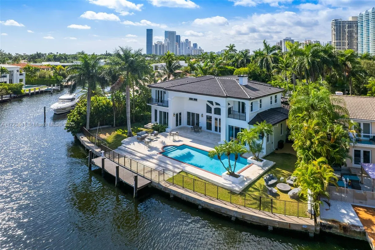 South Florida Real Estate | View 455 Centre Is | 6 Beds, 5 Baths