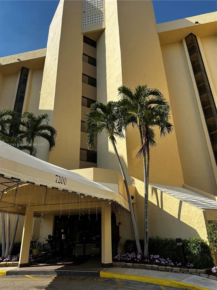 South Florida Real Estate | View 7200 Radice Ct, 709 | 3 Beds, 2 Baths