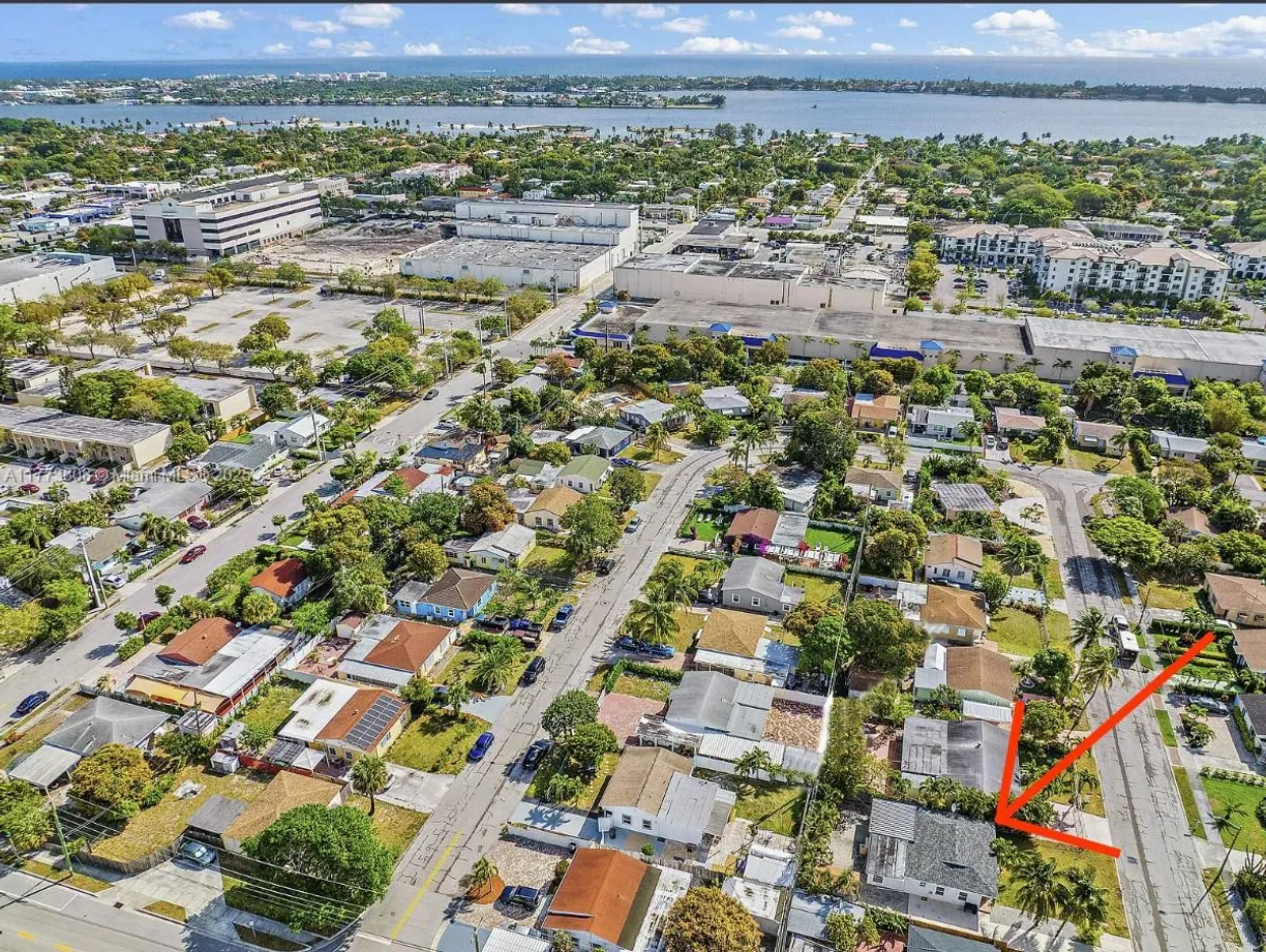 South Florida Real Estate | View 621 Hudson Rd | 3 Beds, 2 Baths