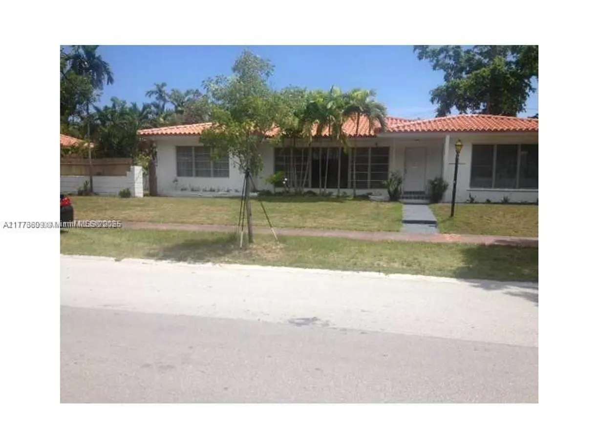 South Florida Real Estate | View 1100 N Shore Dr, North Shore | 4 Beds, 3 Baths