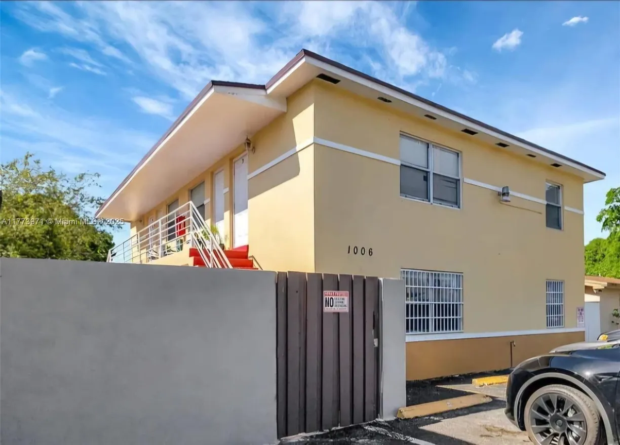 South Florida Real Estate | View 1006 10th St, 3 | 2 Beds, 1 Bath