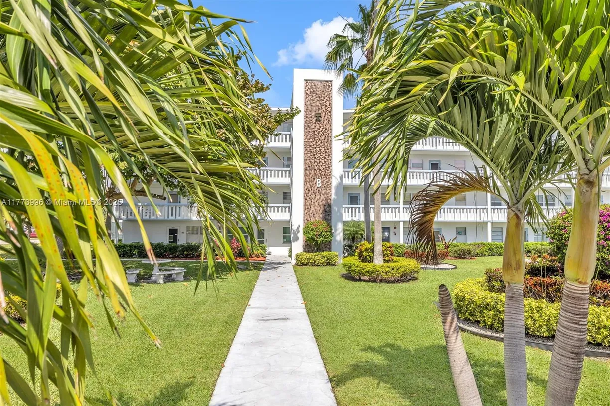 South Florida Real Estate | View 3031 Swansea B, 3031 | Listing