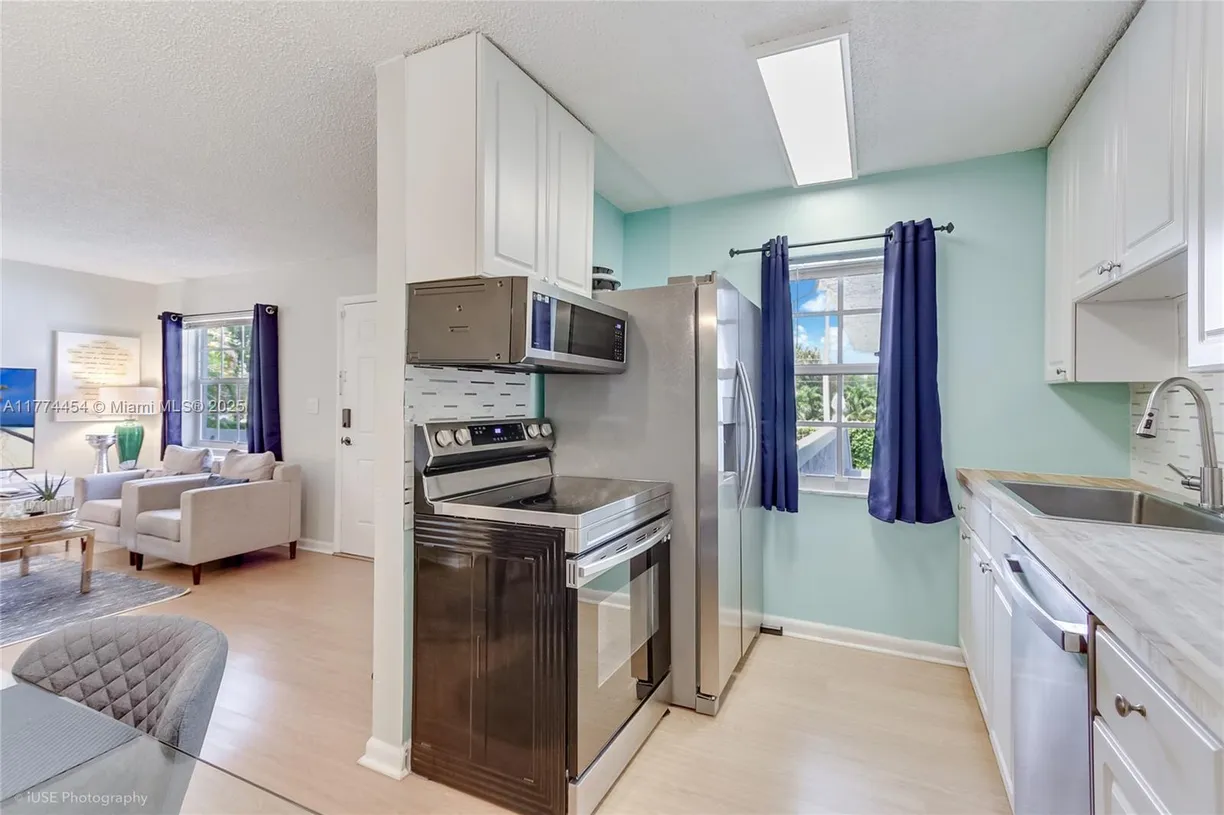 South Florida Real Estate | View 900 NE 26th St, 11 | Listing