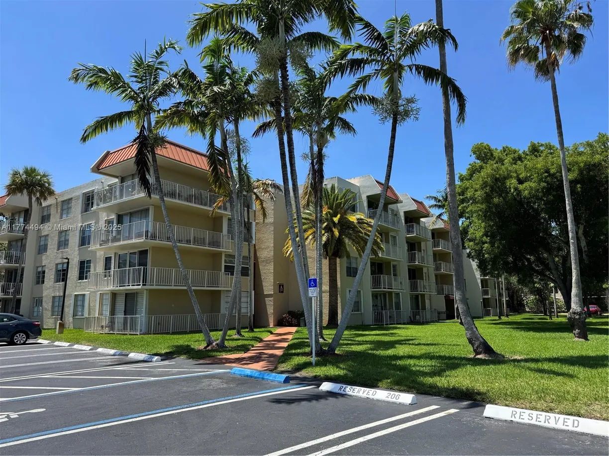 South Florida Real Estate | View 13100 SW 92nd Ave, A-306 | 1 Bed, 1 Bath