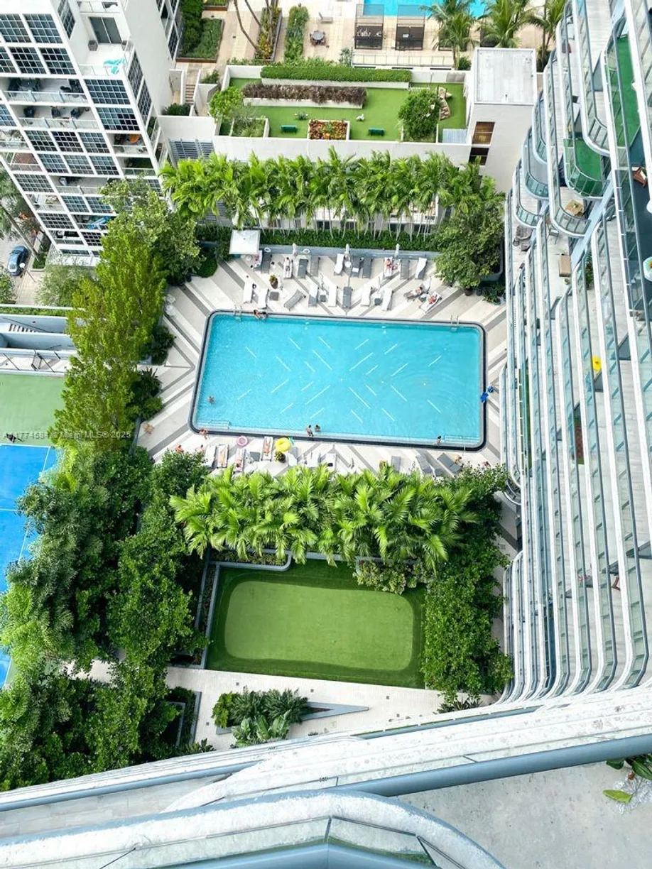 South Florida Real Estate | View 121 NE 34th St, 2415 | 1 Bed, 1 Bath