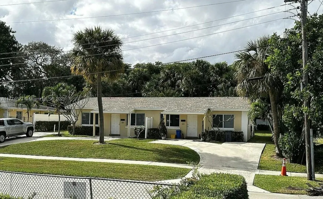 South Florida Real Estate | View 323 Northlake Dr # 323/325, 323/325 | Listing