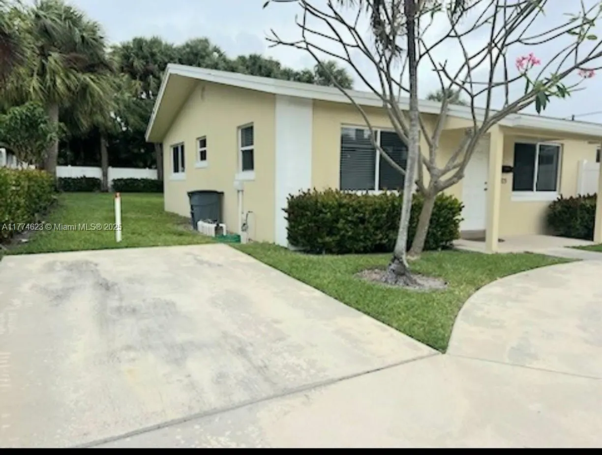 South Florida Real Estate | View 323 Northlake Dr # 323/325, 323/325 | Listing
