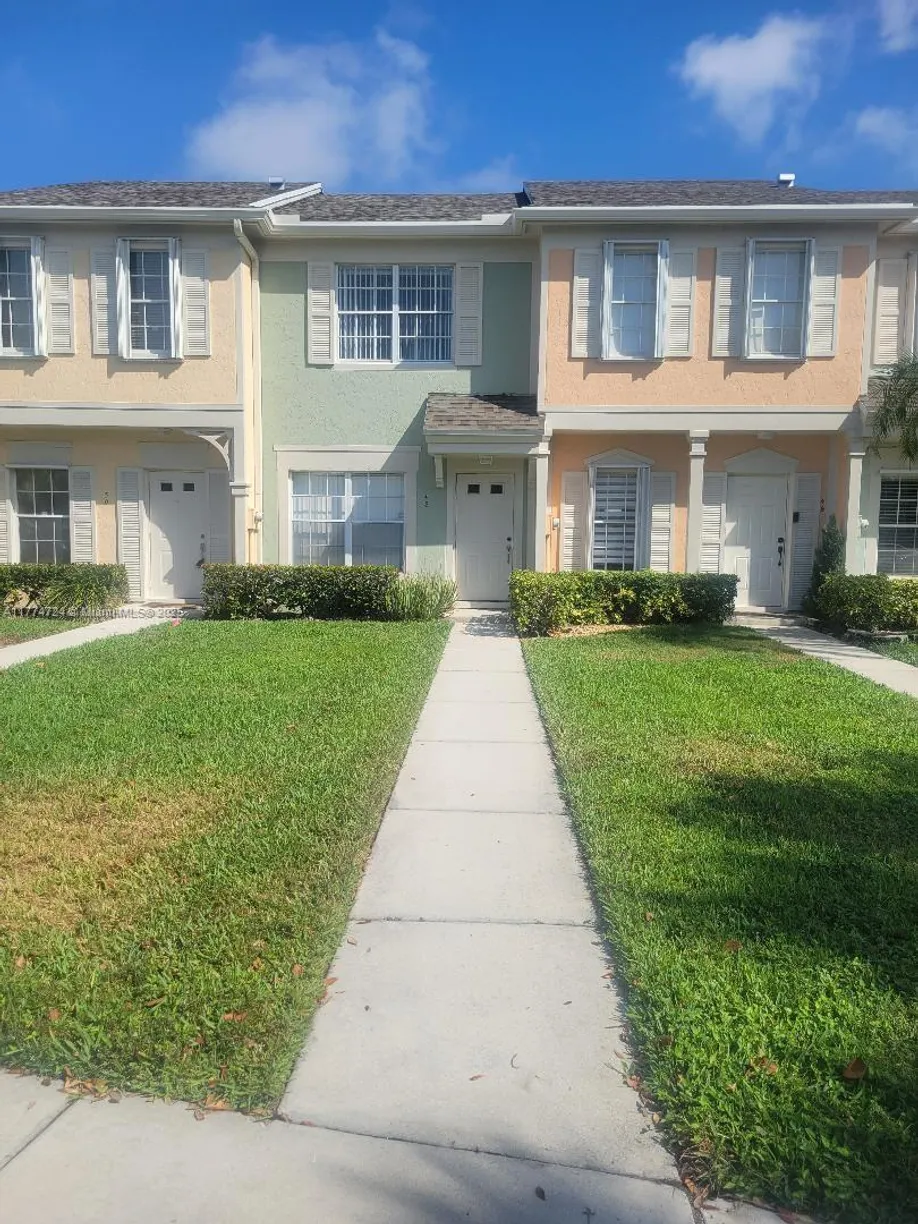 South Florida Real Estate | View  | 2 Beds, 2 Baths