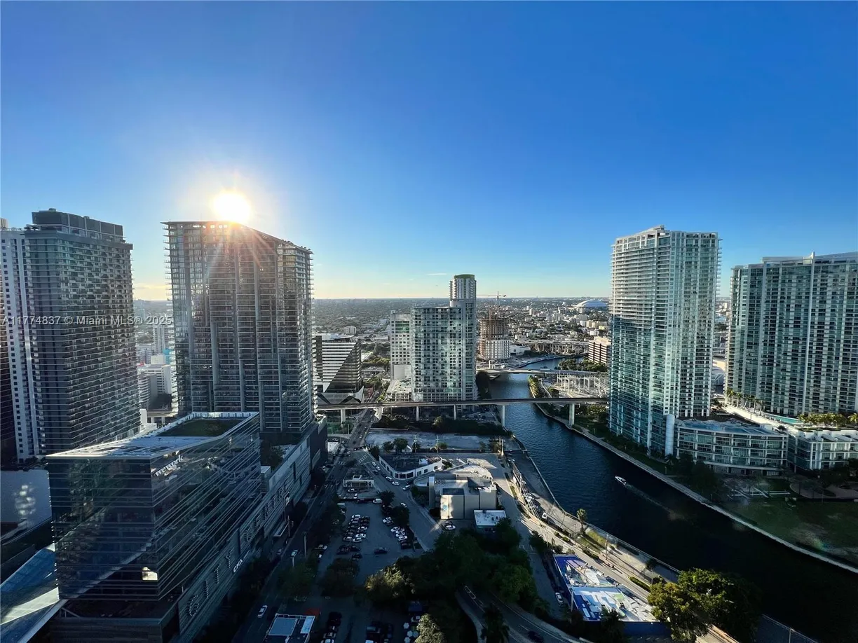 South Florida Real Estate | View 68 SE 6th St, 3308 | 1 Bed, 1 Bath