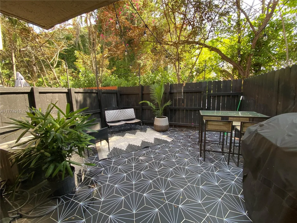 South Florida Real Estate | View 10289 SW 77th Ct, 10289 | 2 Beds, 1 Bath