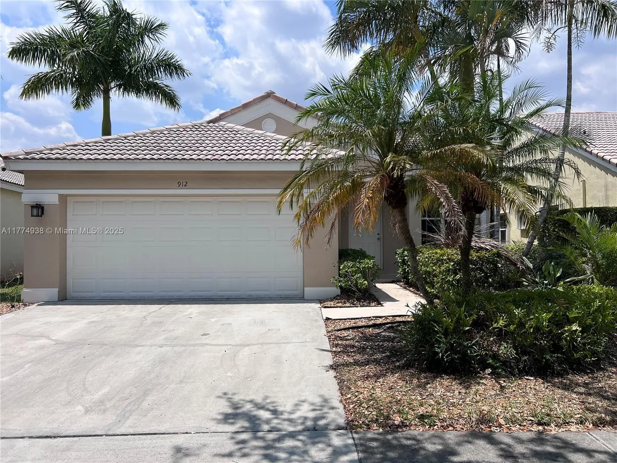 South Florida Real Estate | View 912 Savannah Falls Dr, 912 | 3 Beds, 2 Baths