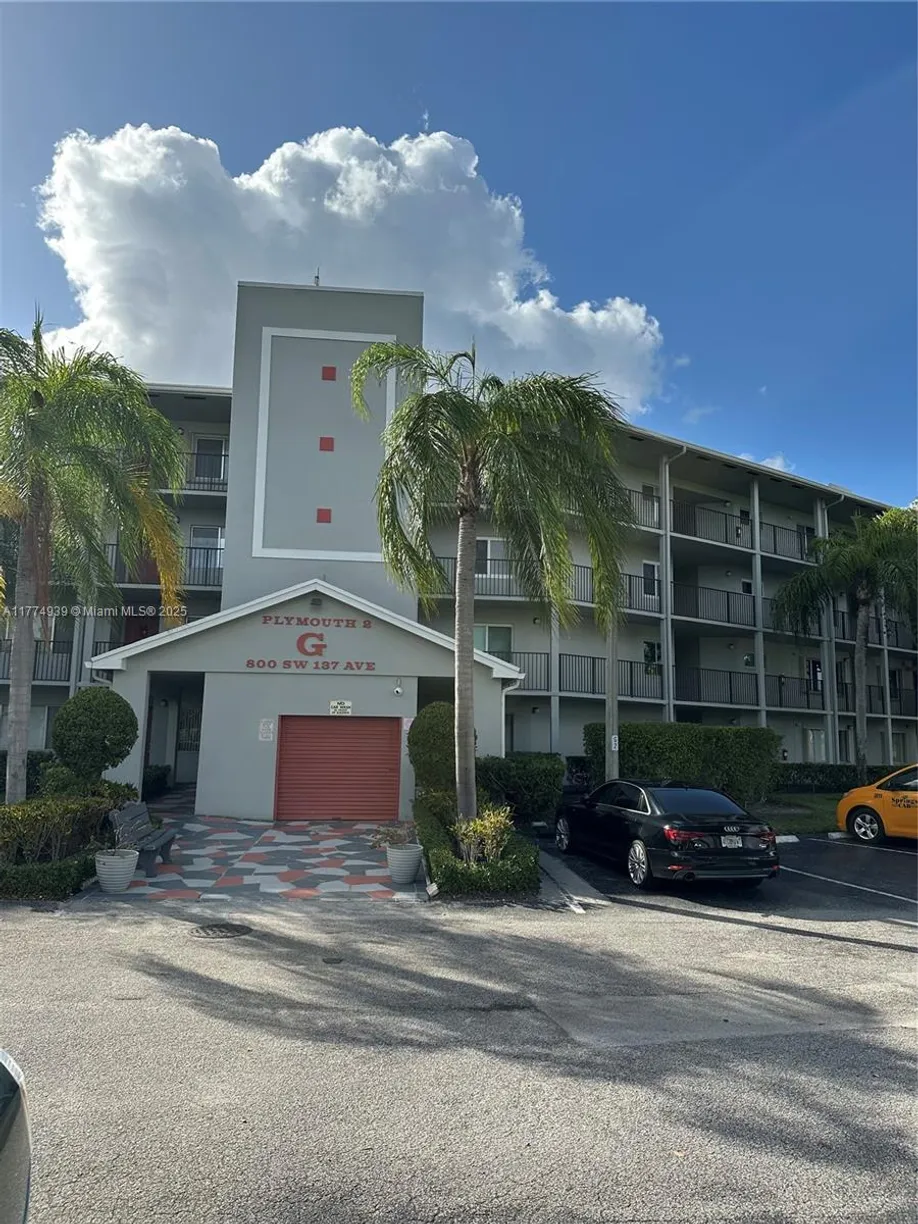 South Florida Real Estate | View 800 SW 137th Ave, 404G | 1 Bed, 1 Bath